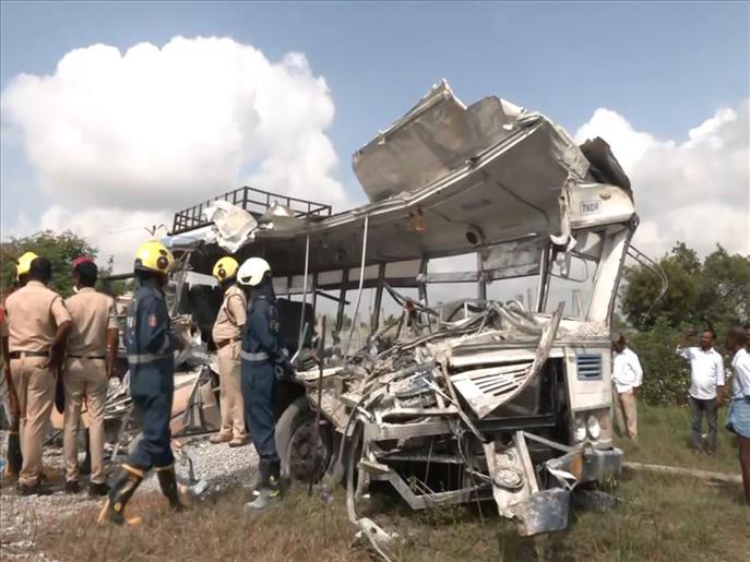 Telangana Minister Ponnam Prabhakar confirms 20 people dead in Rangareddy bus-truck collision